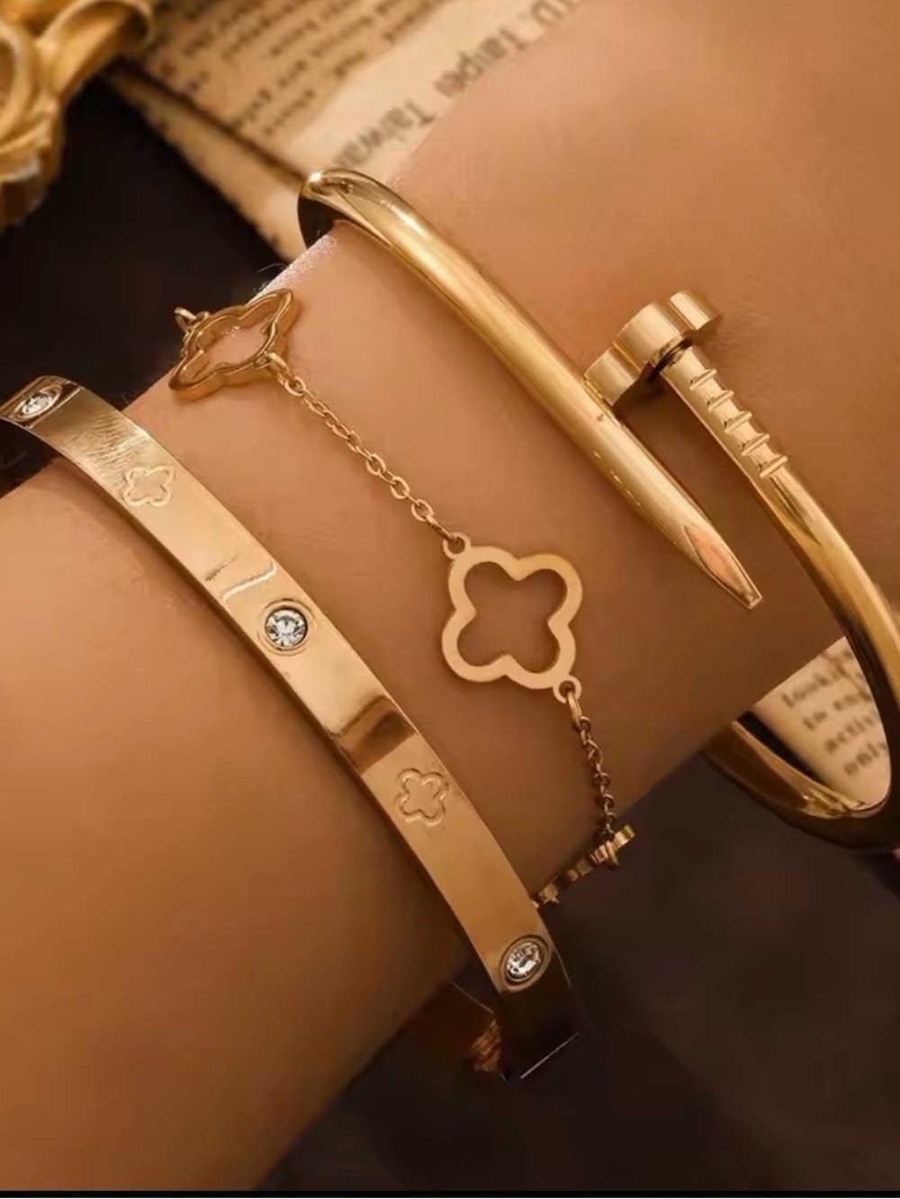 3pcs Gold-Tone stainless steel Bangle Bracelet Set - Elegant Floral Link Design